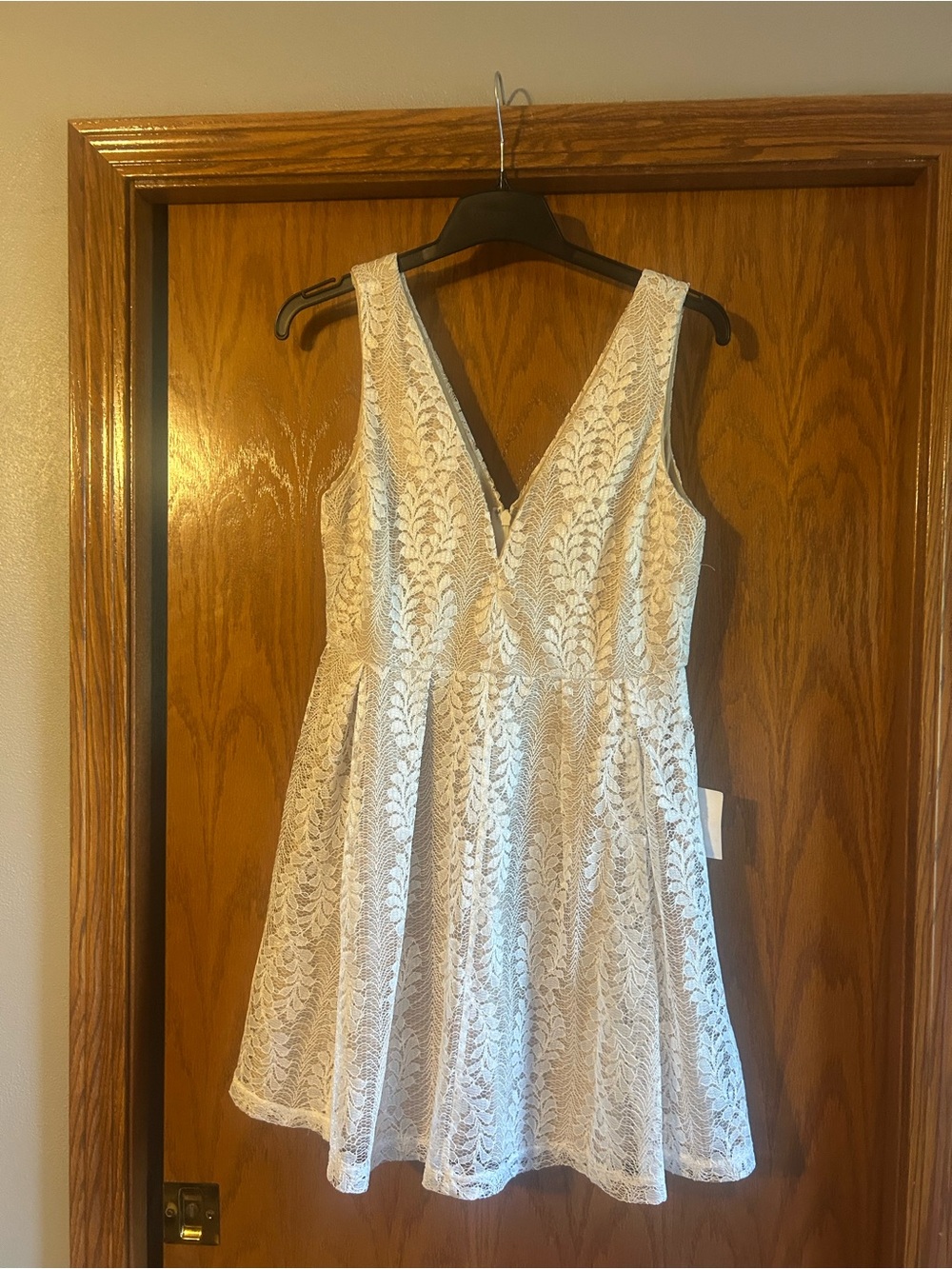 Sleeveless White Lace V-Neck Skater Dress